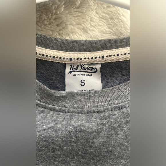 grey pensacola crewneck - Picture 2 of 4